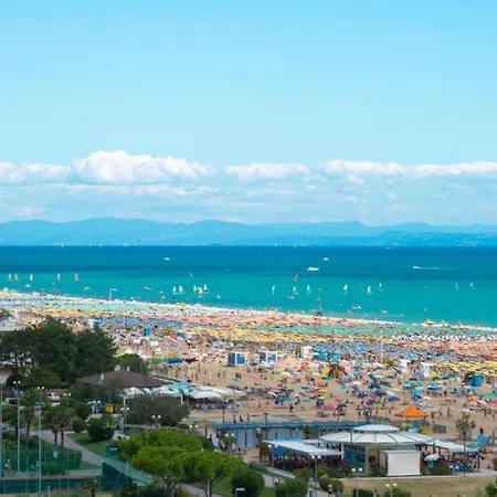 Nice Flat Next To The Beach In Bibione Pineda *